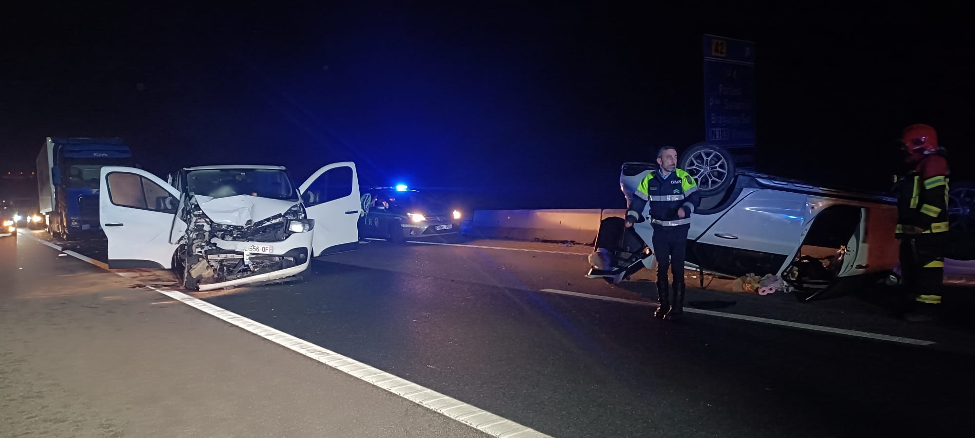 Acidente na A4 provocou dez feridos esta madrugada