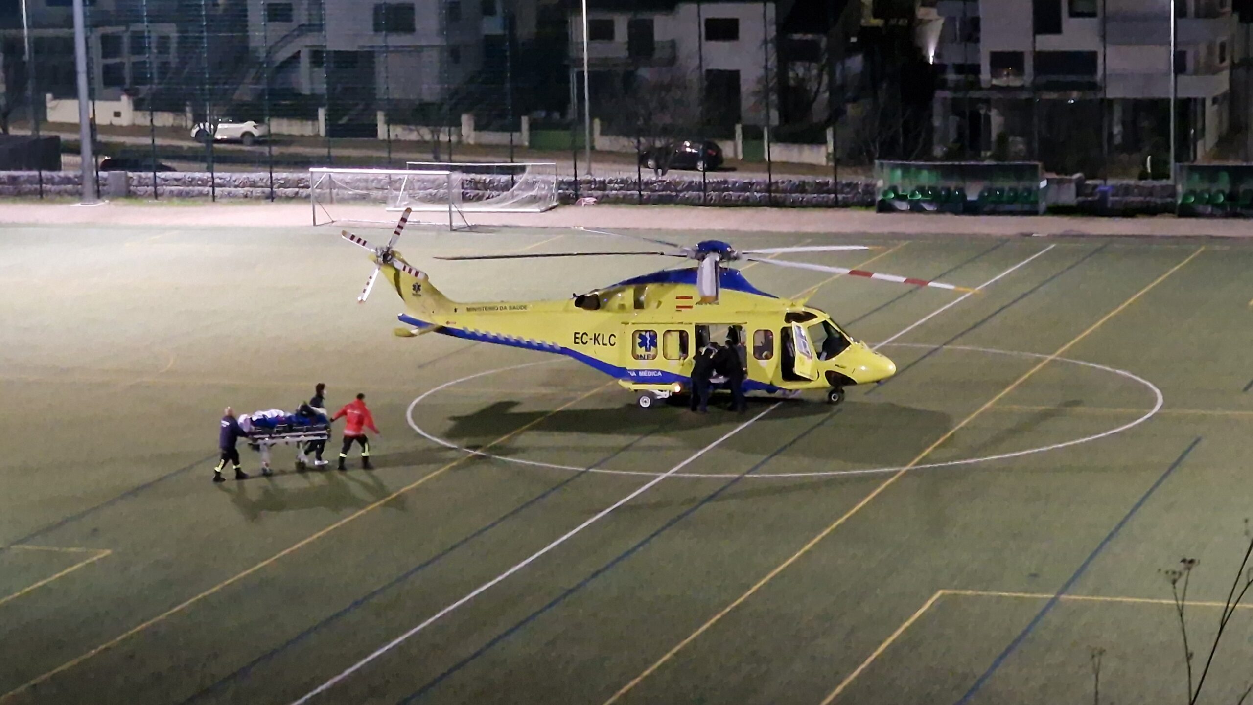 Troca de helicóptero não passa de “um conluio” entre INEM e empresa que assegura serviço