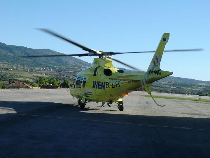 Transportes de doentes demoram quase mais uma hora com troca de heli do INEM de Macedo