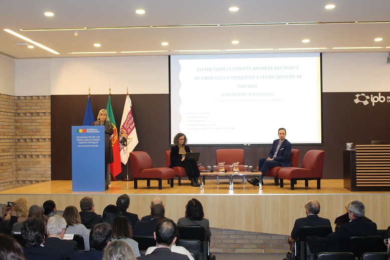 Estudantes africanos do IPB continuam sem conseguir visto