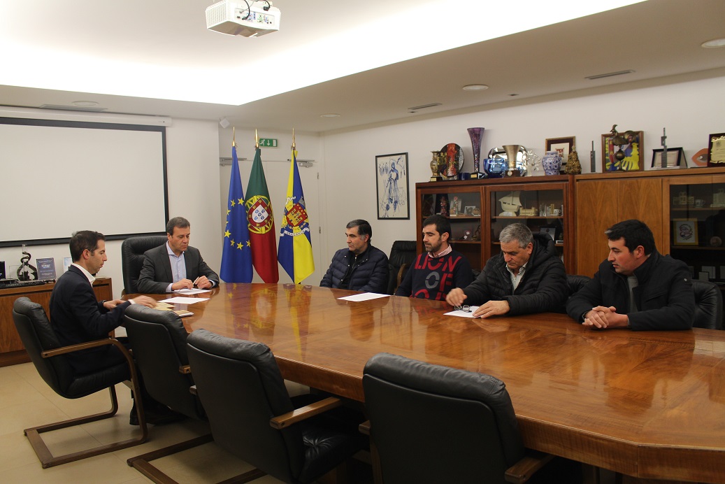 Criadores de gado de Bragança continuam com sérias dificuldades e a reduzir ao efectivo