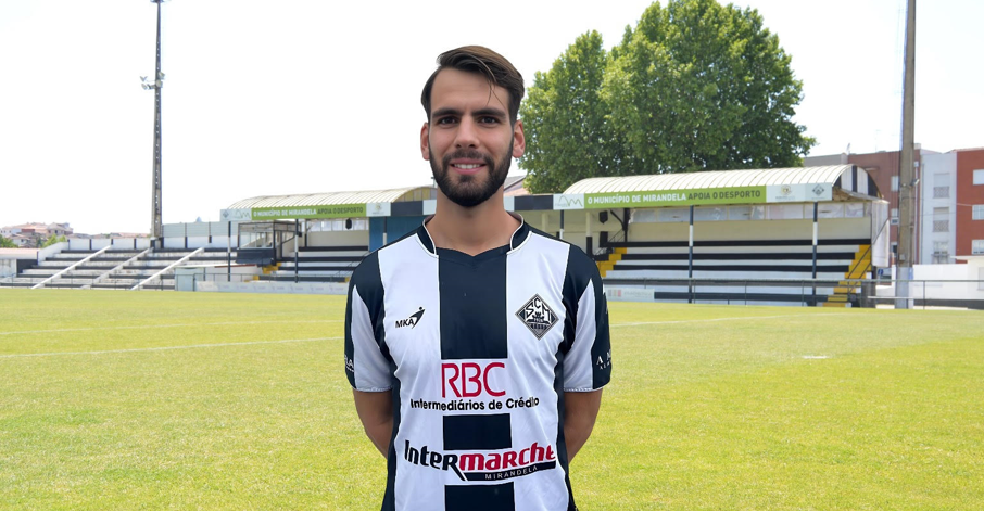 Futebol: Léo Dias é reforço do Sport Clube de Mirandela