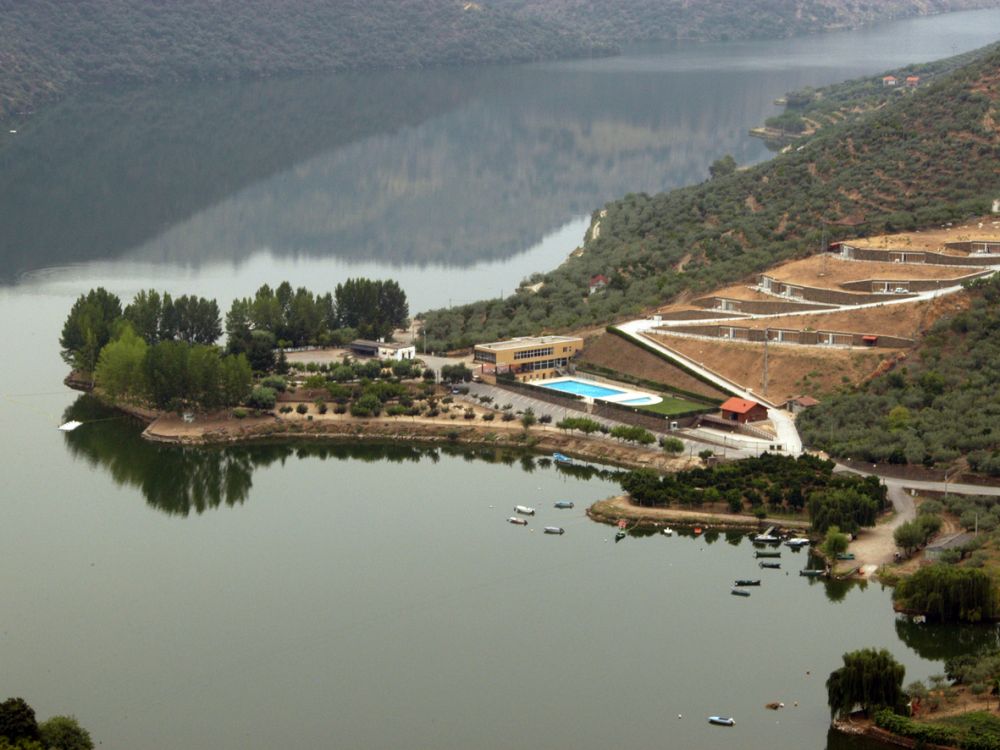 Município de Freixo de Espada à Cinta quer criar passadiço sobre a água na Praia da Congida