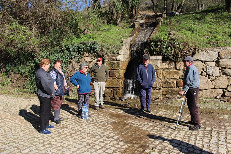 Moradores da Burga recusam-se a deixar de usar água “milagrosa” da nascente