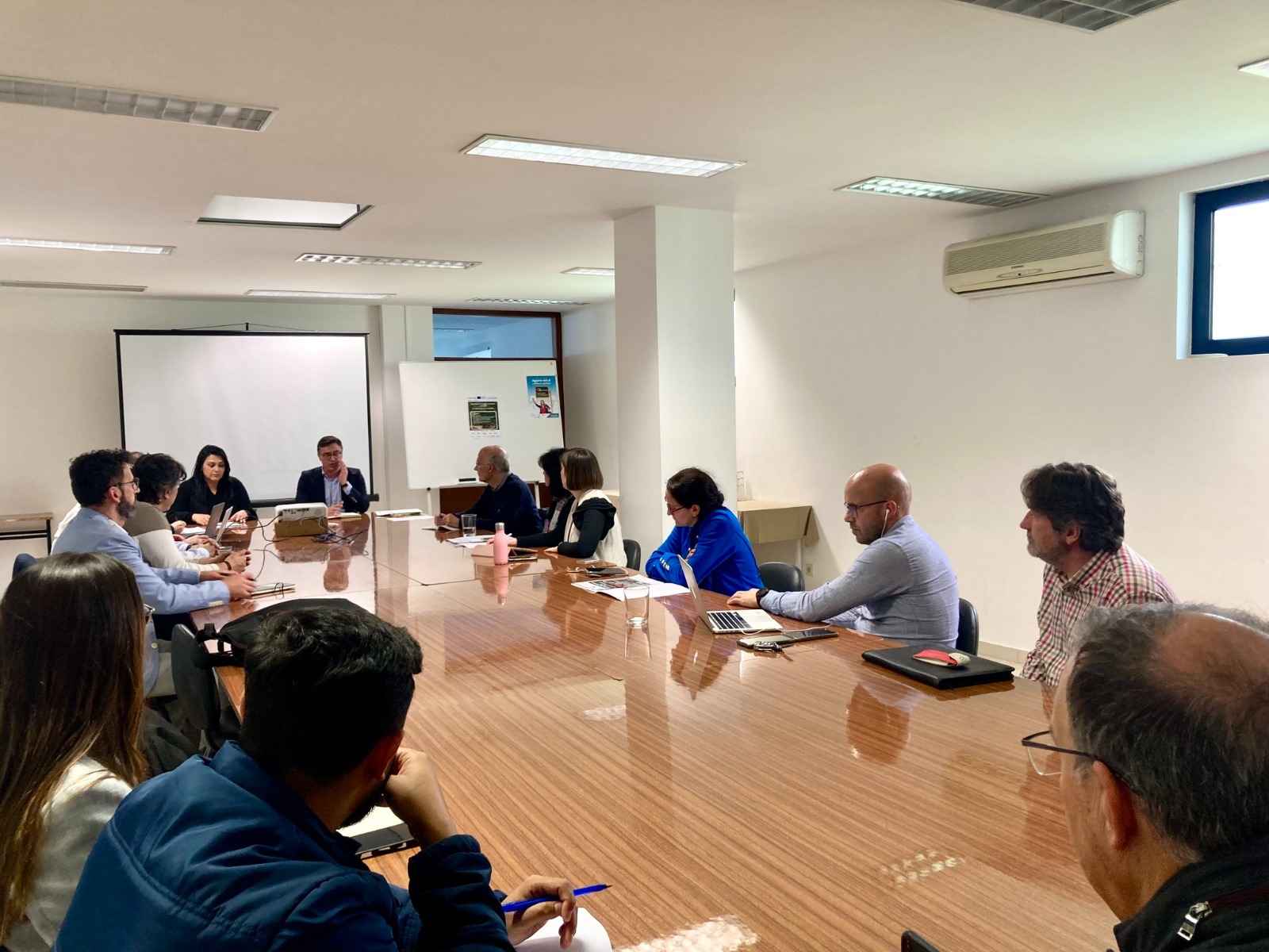 Sobras de cânhamo, linho e castanha podem ser reaproveitadas para criar outros produtos