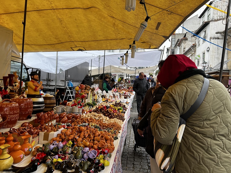 Feira das Cantarinhas molhada mas encerra com “balanço positivo” e expositores “contentes”