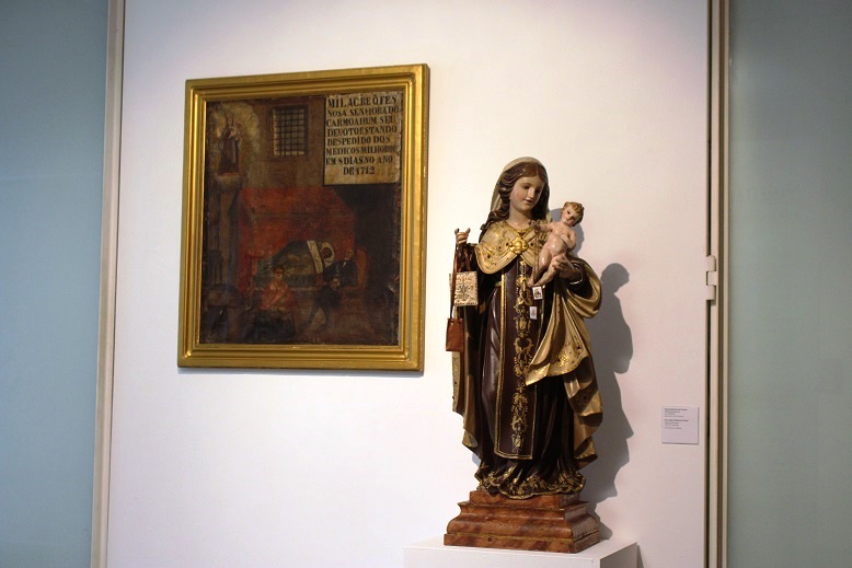 Tabuinhas votivas espalhadas pelo distrito que evidenciam milagres agora expostas no Museu do Abade de Baçal