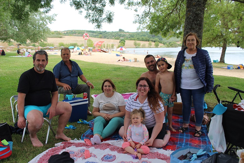 Aumento das temperaturas trouxe visitantes às praias do Azibo