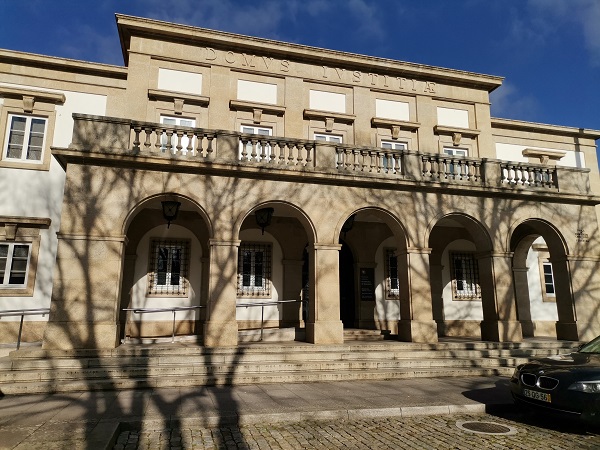 Anulada absolvição de mãe que deixou filhos sozinhos em Bragança e viajou para Lisboa