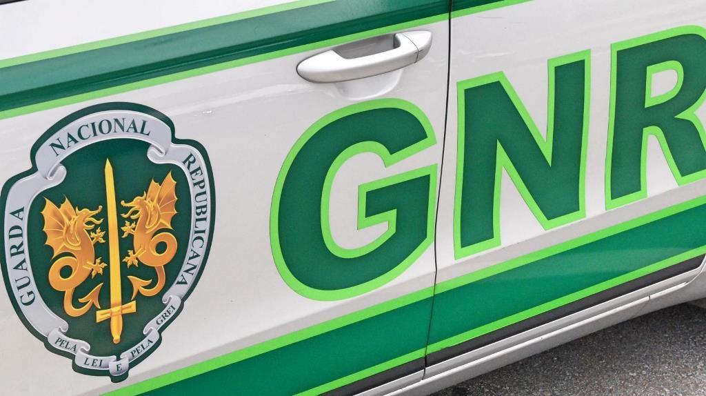 Homem detido por violar ordem de afastamento da mulher por violência doméstica no concelho de Mirandela