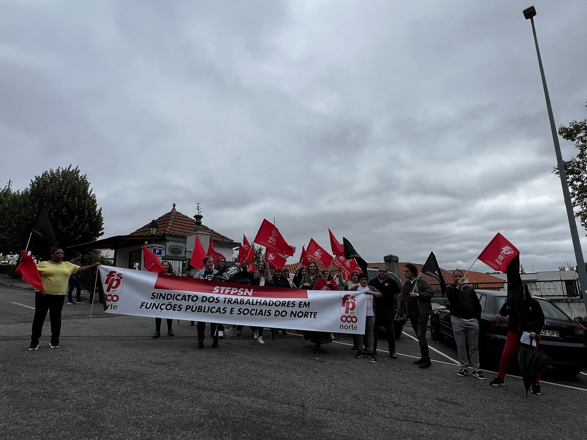 Trabalhadores da Misericórdia de Bragança protestam porque dizem viver clima de “medo”