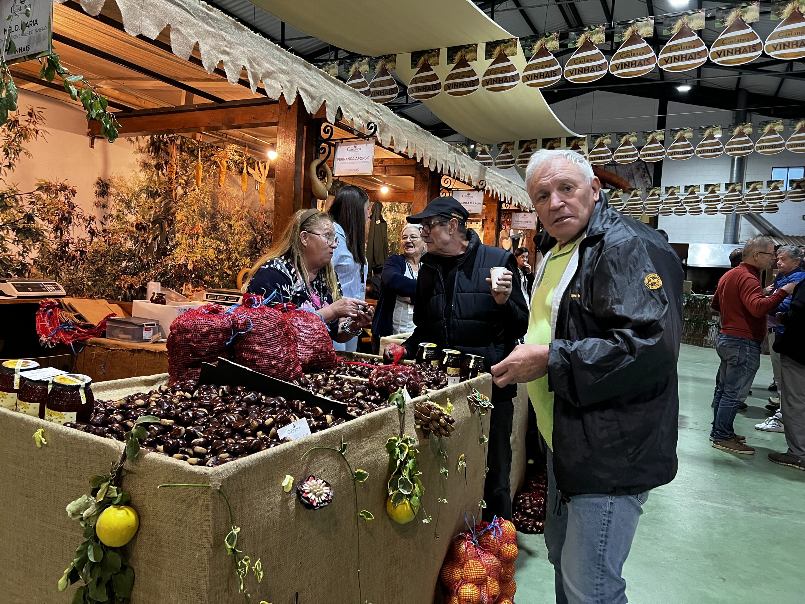 Produtores de Vinhais dizem que há menos castanha mas fruto não faltou na feira que lhe é dedicada