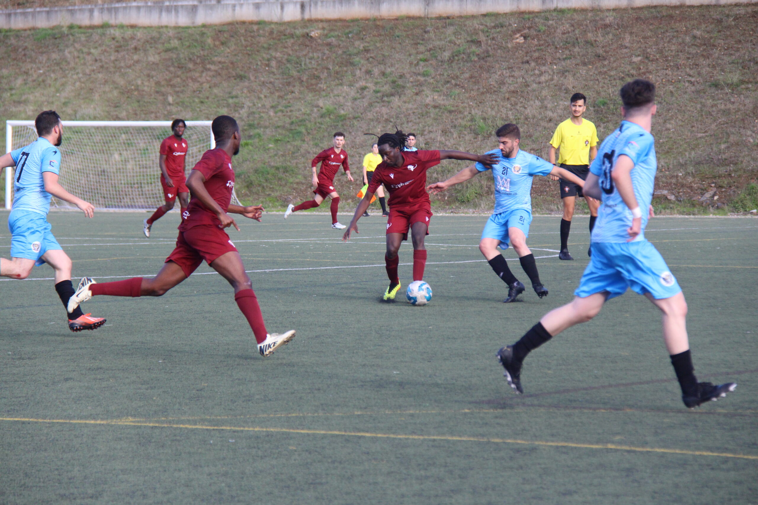 Futebol: Carção consegue reviravolta no reduto dos Estudantes Africanos e conquista primeira vitória