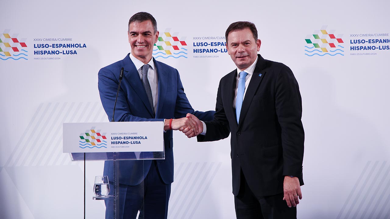 Primeiro-ministro garante ligação ferroviária Porto-Bragança-Zamora na Cimeira Luso-Espanhola