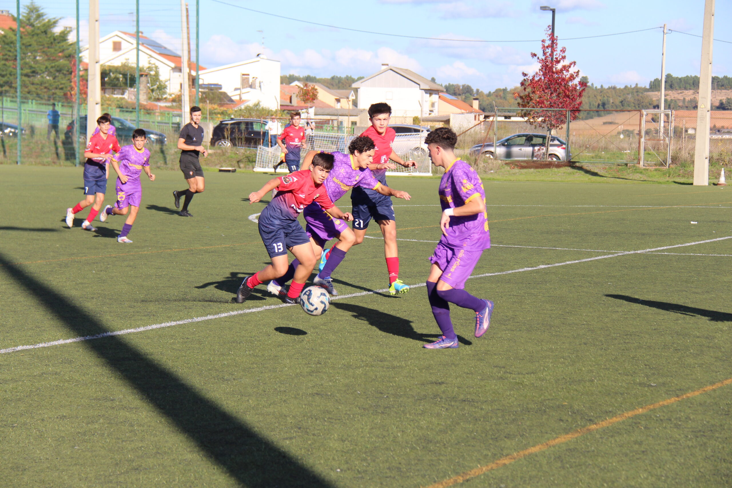 Futebol: Futebol Clube Mãe d’Água triunfa frente ao Limianos