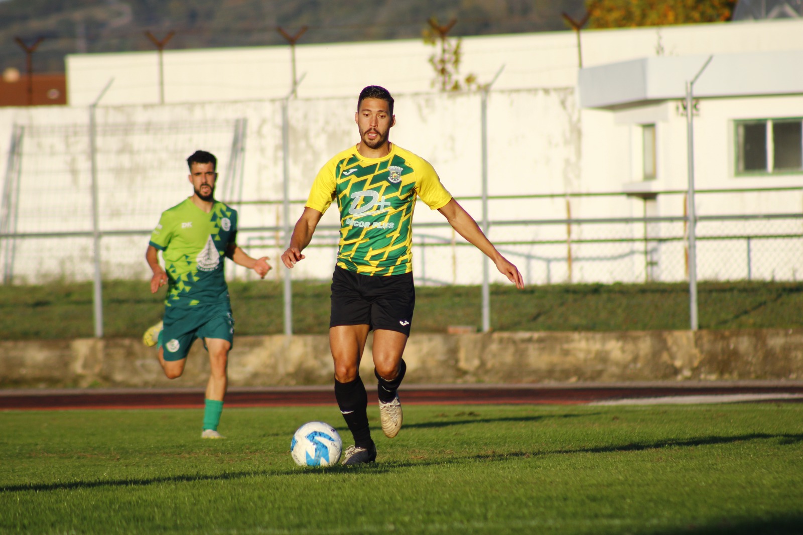 Futebol: CA Macedo de Cavaleiros e FC Vinhais partem com dois golos de vantagem para a segunda mão da Taça Distrital