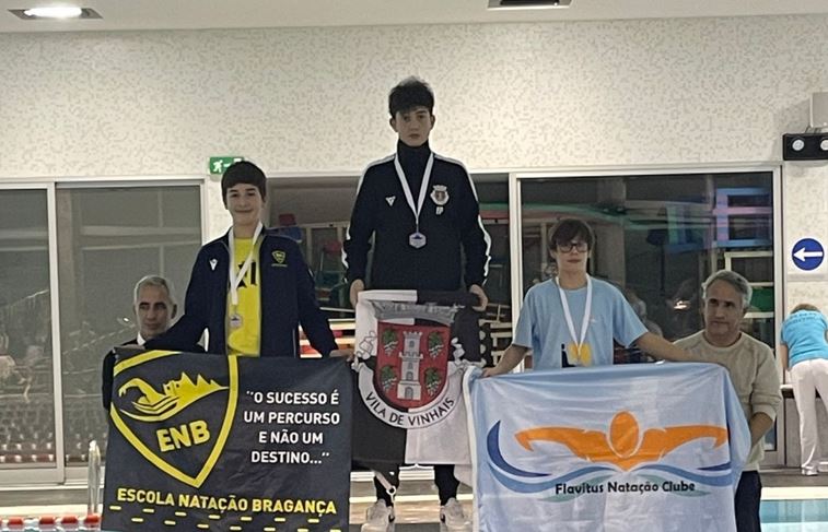 Natação: Nadadores da região conquistam pódios no Campeonato Regional de Natação
