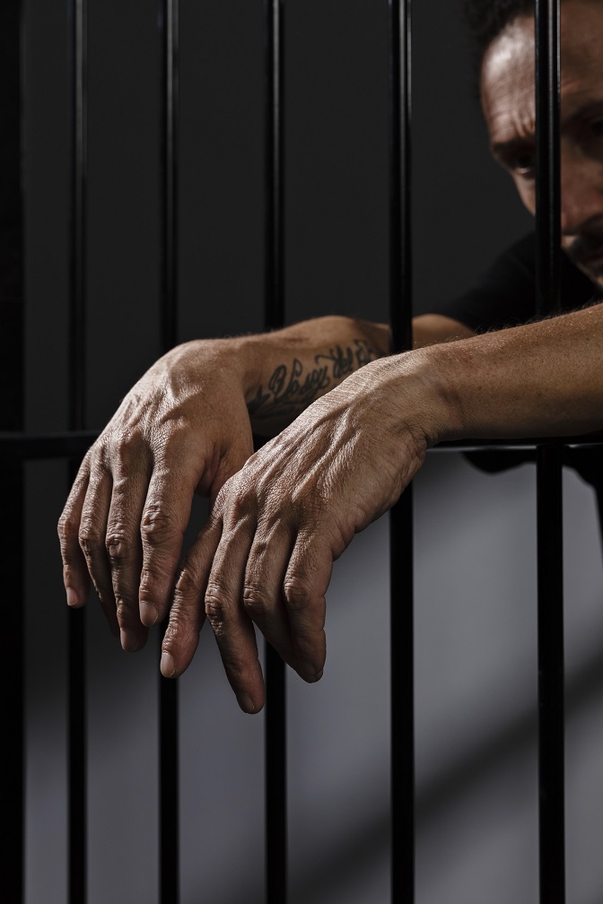 Condenado a mais de 8 anos de prisão por abusar sexualmente da filha da companheira em Carrazeda de Ansiães