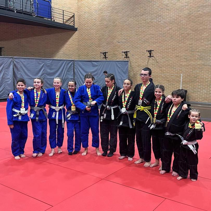 Jiu-Jitsu: Studio83-Essencebjj conquista 15 medalhas em Odivelas