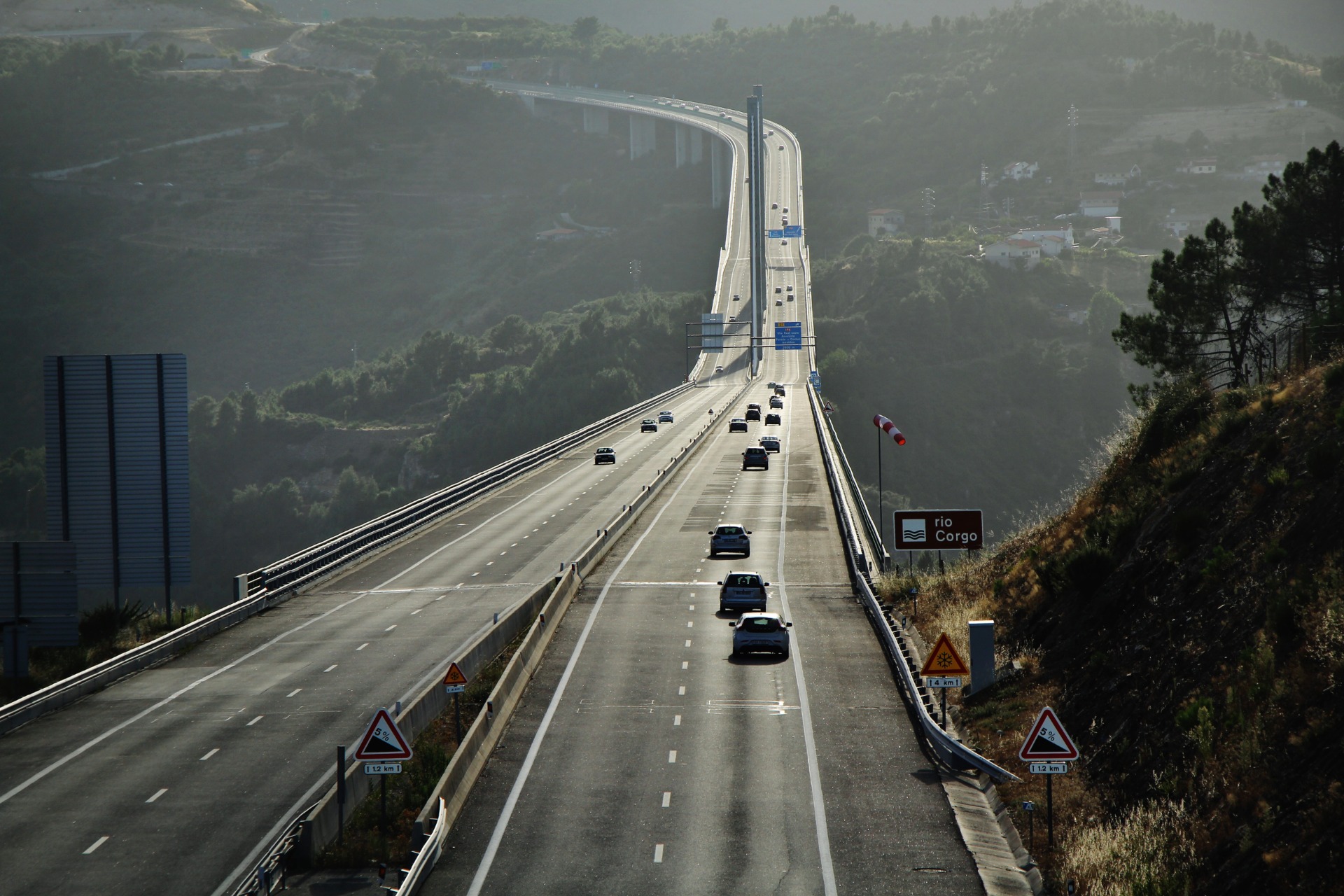 Antigas scuts ao longo da A4 e de outras vias do Interior e Algarve deixam de ser pagas já amanhã