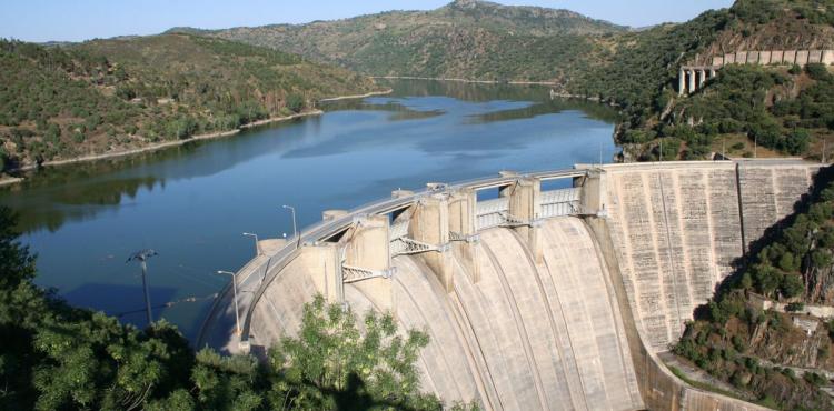 IMI das barragens vai finalmente ser cobrado mas município de Miranda diz que luta está a “meio do fim”