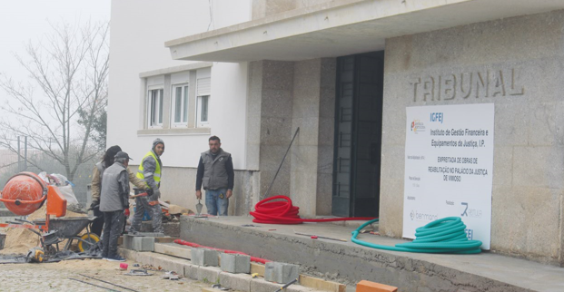 Obras no Tribunal de Vimioso arrastam-se há meses com funcionárias em condições “muito precárias”