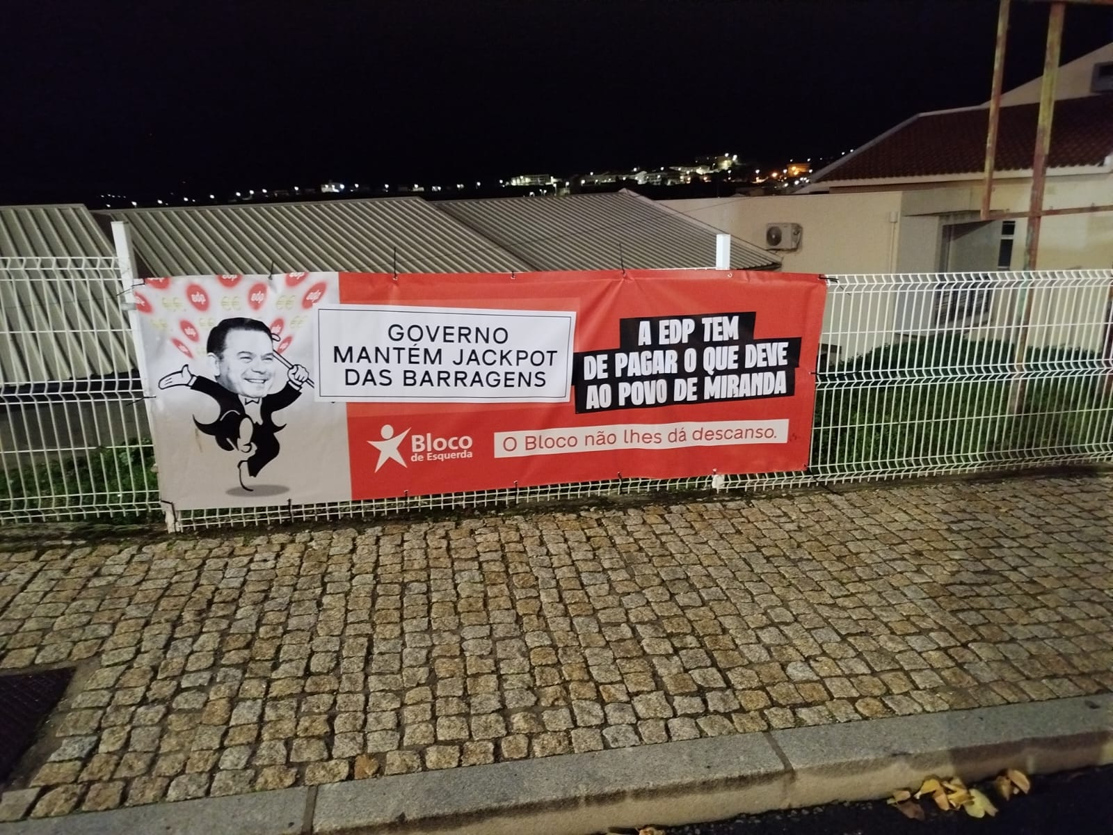 BE espalha cartazes pela região a alertar para a cobrança dos impostos da barragem