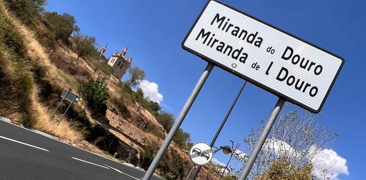 Pelo terceiro ano Orçamento de Estado inclui verba para o Mirandês mas entidades estão desacreditadas porque dinheiro nunca chegou