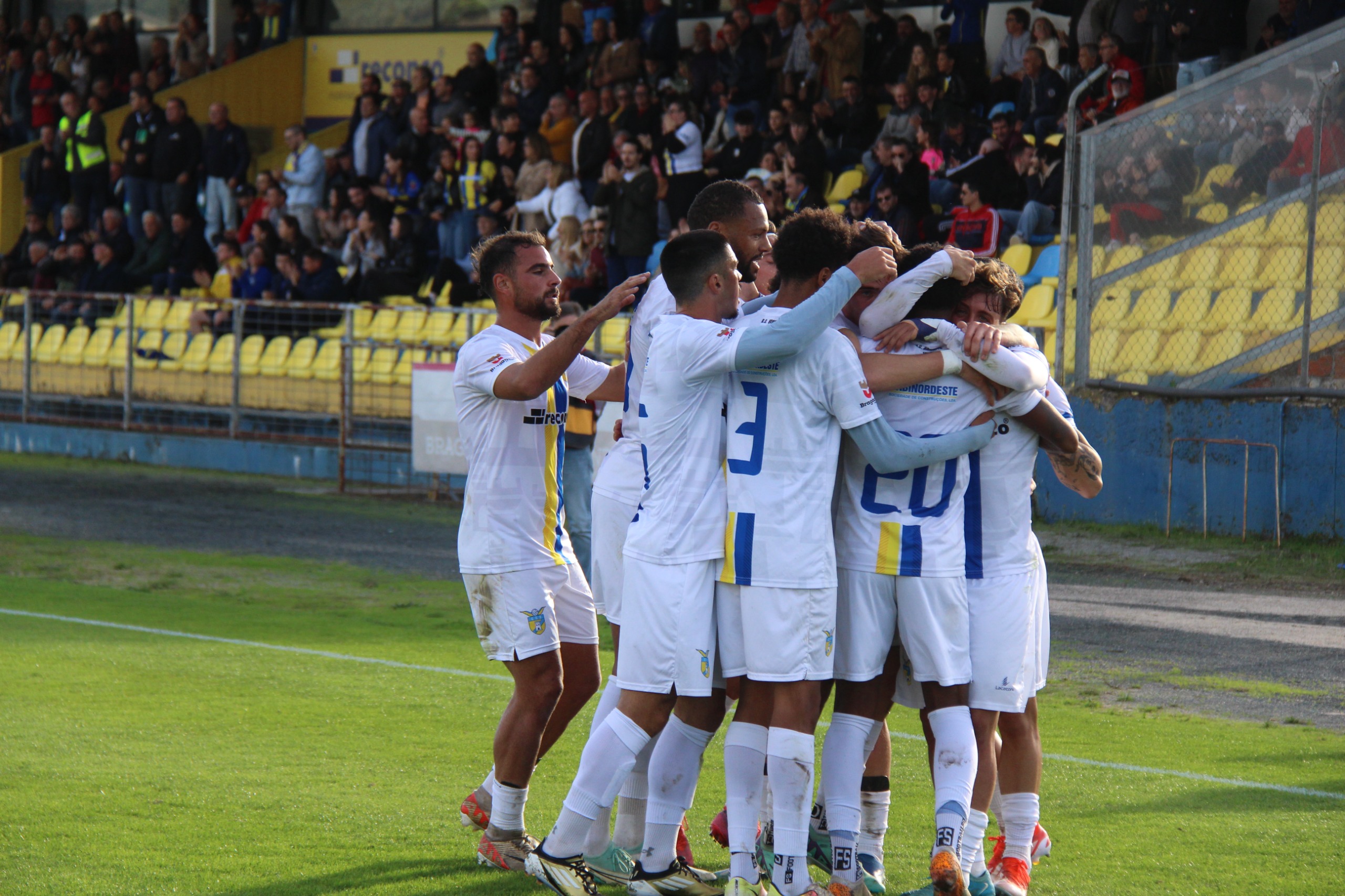 Futebol: Grupo Desportivo de Bragança empata na visita ao Brito