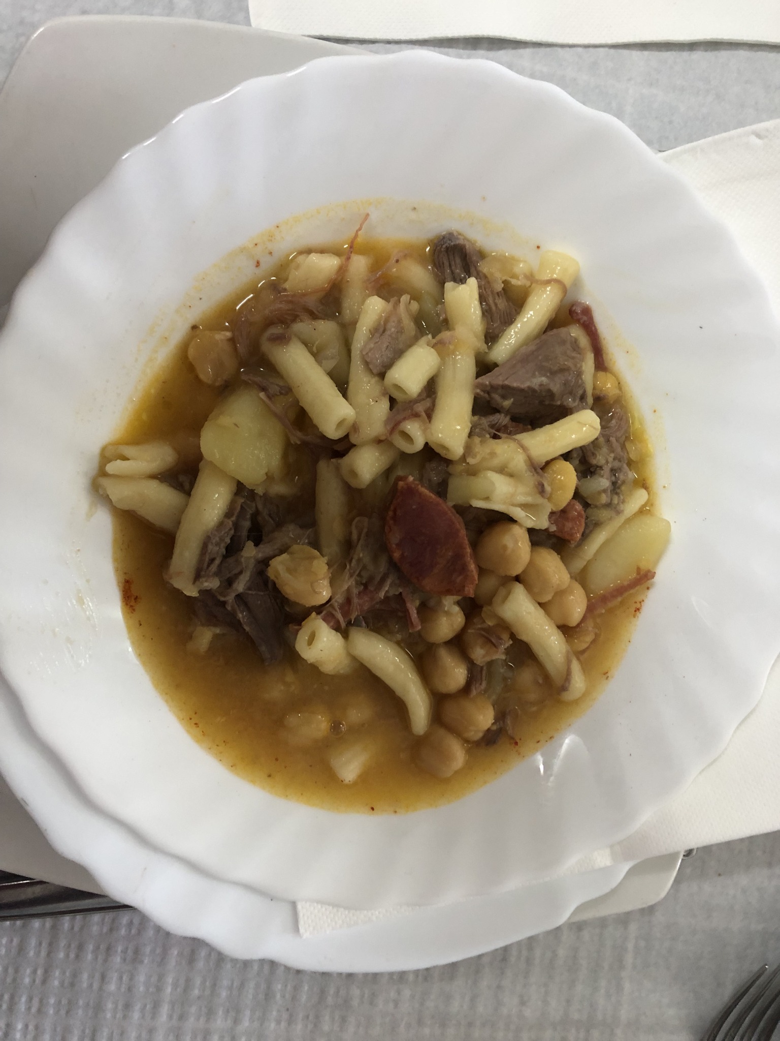 Mais de 30 restaurantes vão confecionar 5 mil litros de rancho este sábado em Mirandela