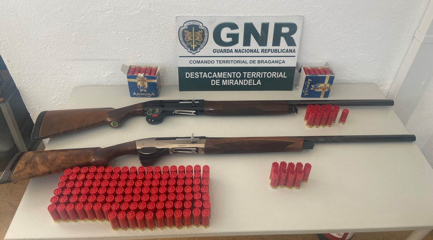 Dois homens de Guimarães detidos em Vila Flor por caçarem em área de proteção