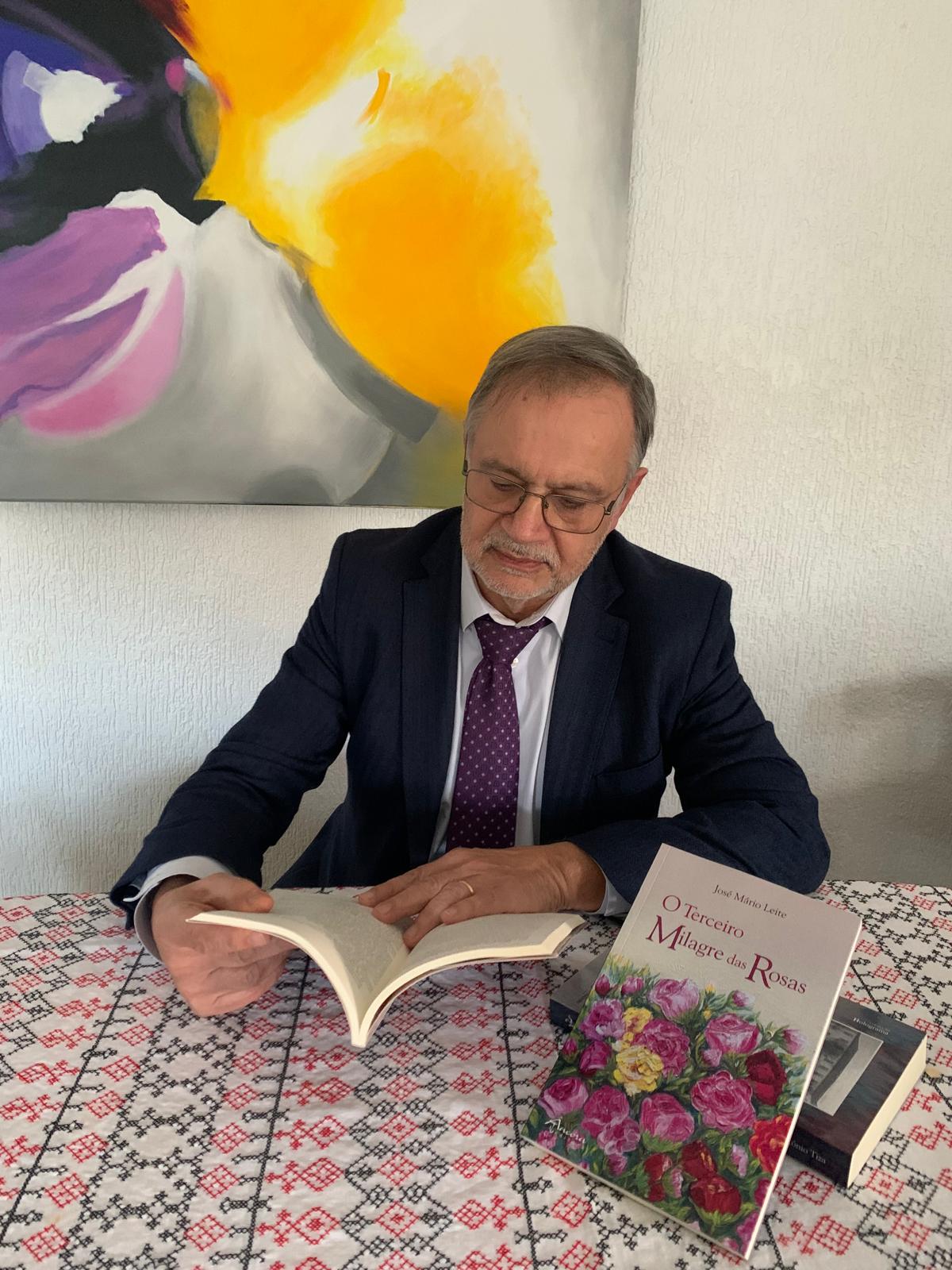 “O Terceiro Milagre das Rosas”: o novo livro do moncorvense José Mário Leite sobre D. Dinis e Vila Flor