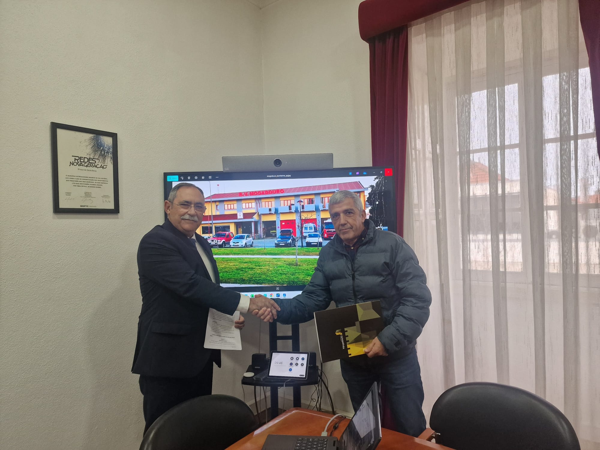 Bombeiros de Mogadouro querem criar Unidade Local de Formação para Agentes de Proteção Civil em terreno que a câmara lhe cedeu