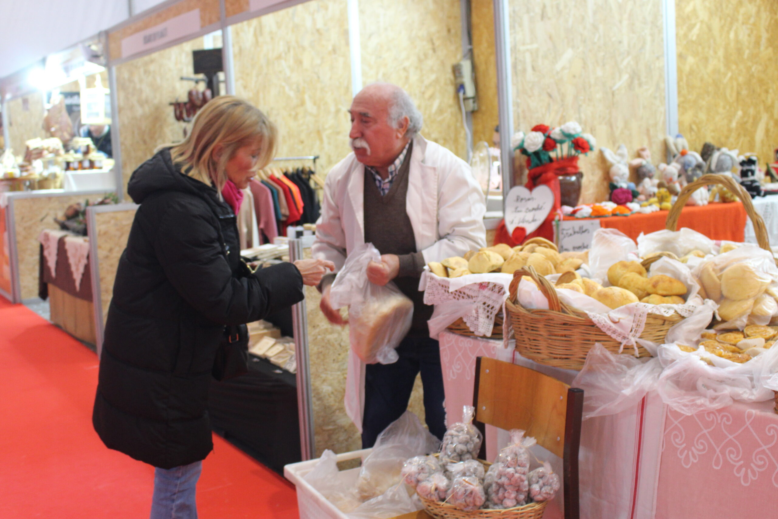 Feira dos Sabores Mirandeses promoveu produtos do planalto e de fora da região pela primeira vez