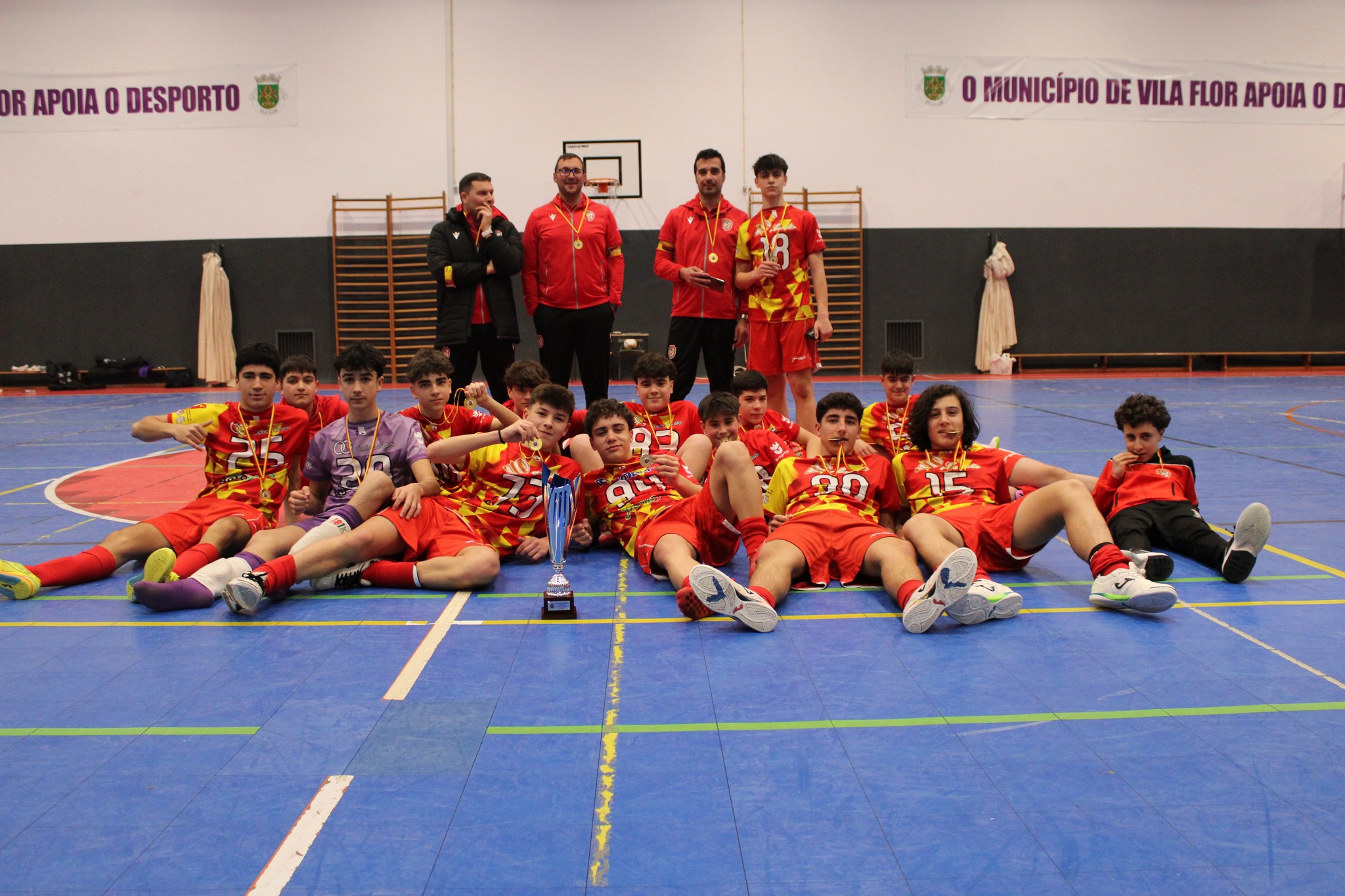 Futsal: Escola Arnaldo Pereira conquista Taça Distrital de Bragança no escalão de iniciados
