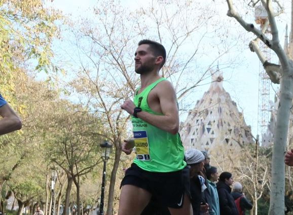 Atletismo: João Chumbo bate recorde pessoal e termina como quinto melhor português na Maratona de Barcelona