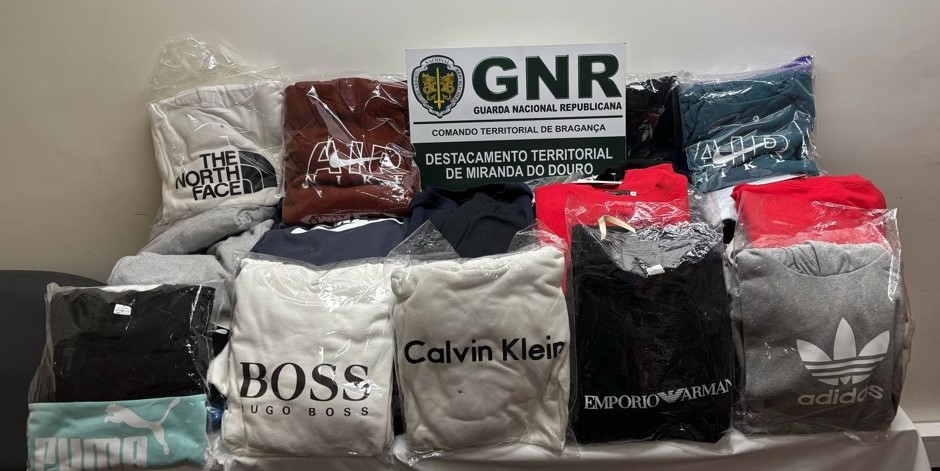 Mulher de 33 anos constituída arguida por vender vestuário contrafeito em Mogadouro