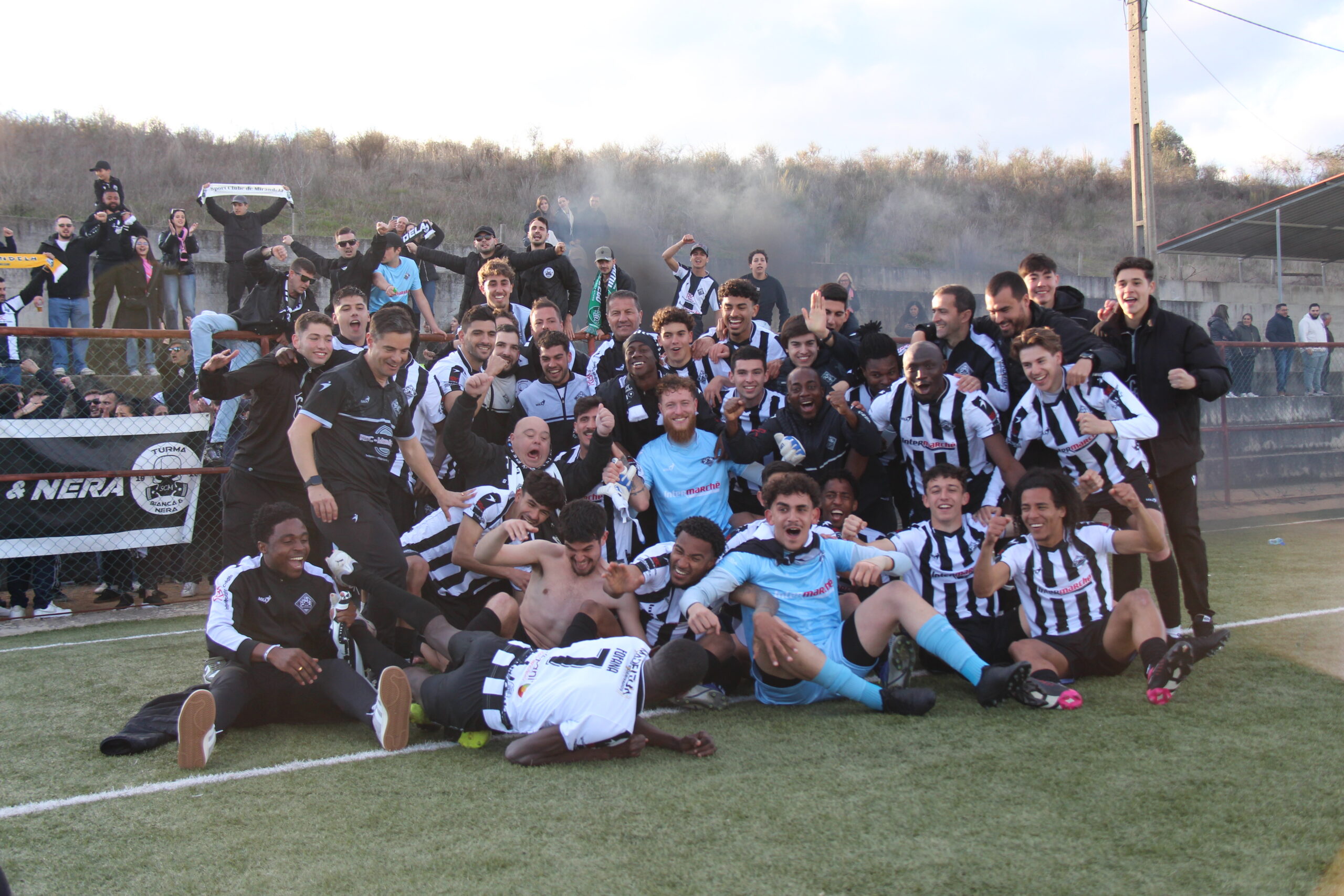 Futebol: Sport Clube de Mirandela sagra-se campeão distrital e vai regressar ao Campeonato de Portugal
