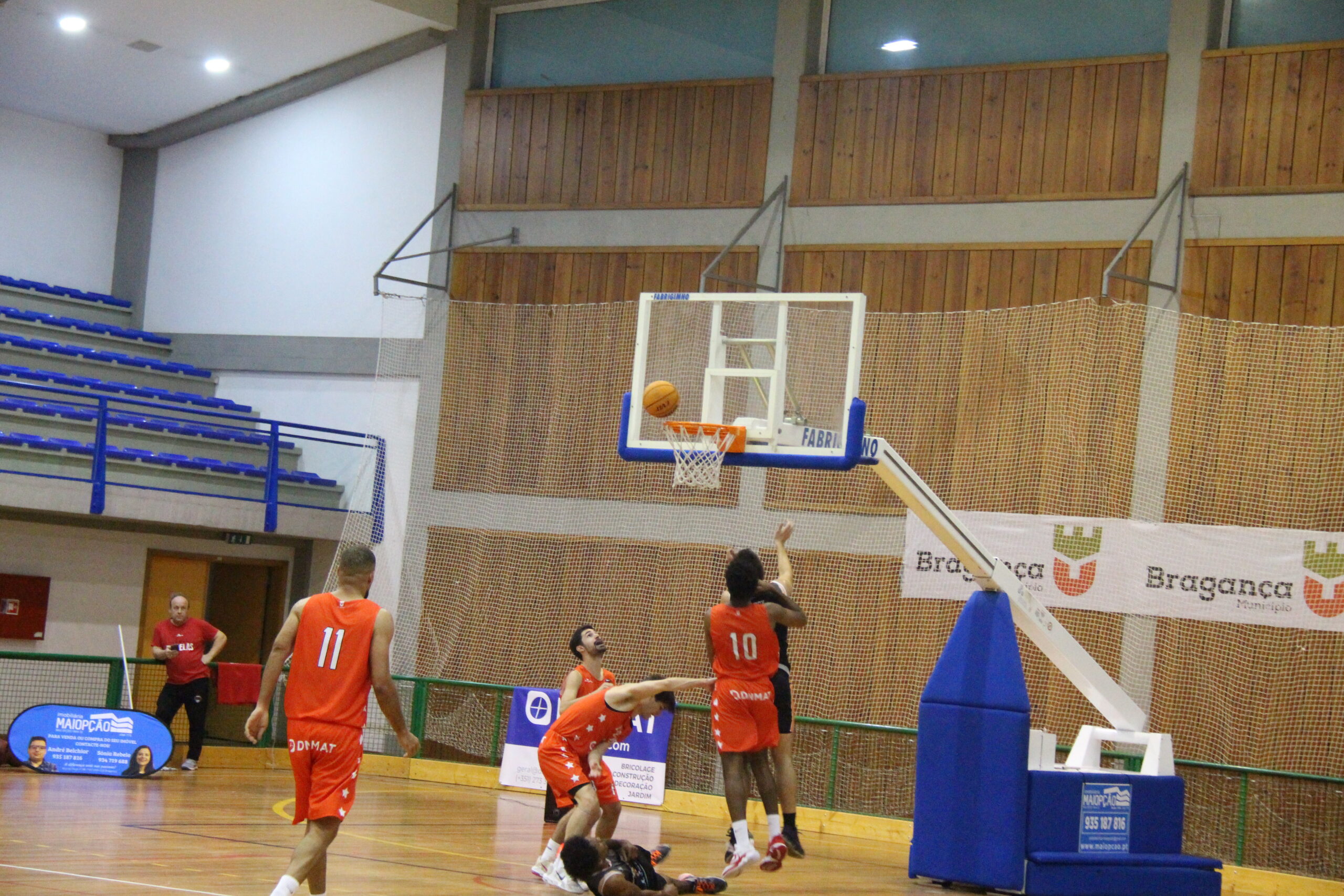 Mirandela Basquete Clube garante vitória no último quarto do dérbi transmontano