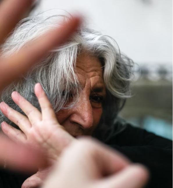 Homem que já esteve preso por violência doméstica contra os pais voltou a ser detido pelo mesmo crime