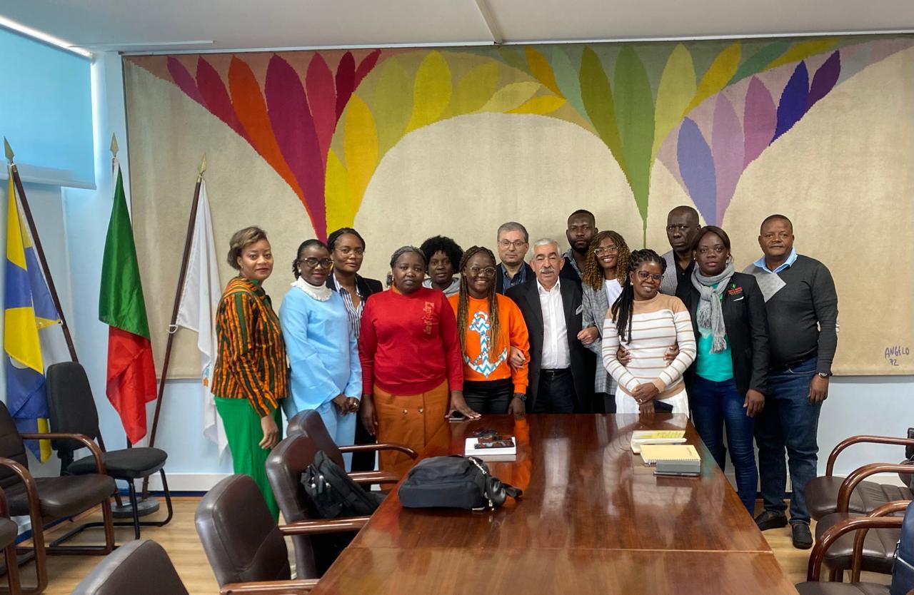 Profissionais de saúde angolanos fazem estágio na ULS do Nordeste