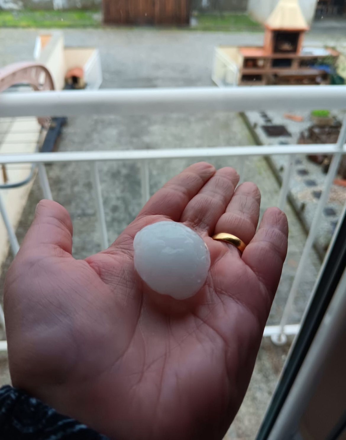 Granizo e trovoada deixam distrito sob aviso amarelo