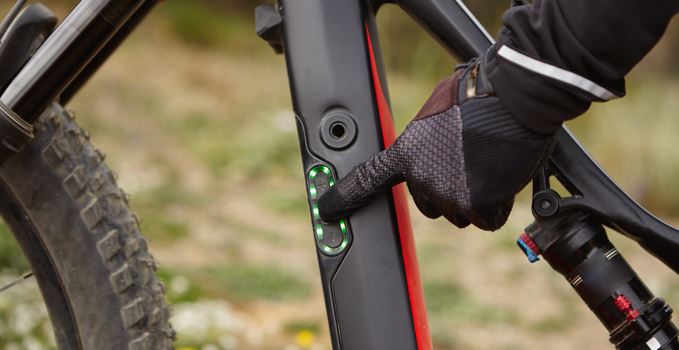 Mulher fica gravemente ferida após despiste com uma bicicleta elétrica em Donai