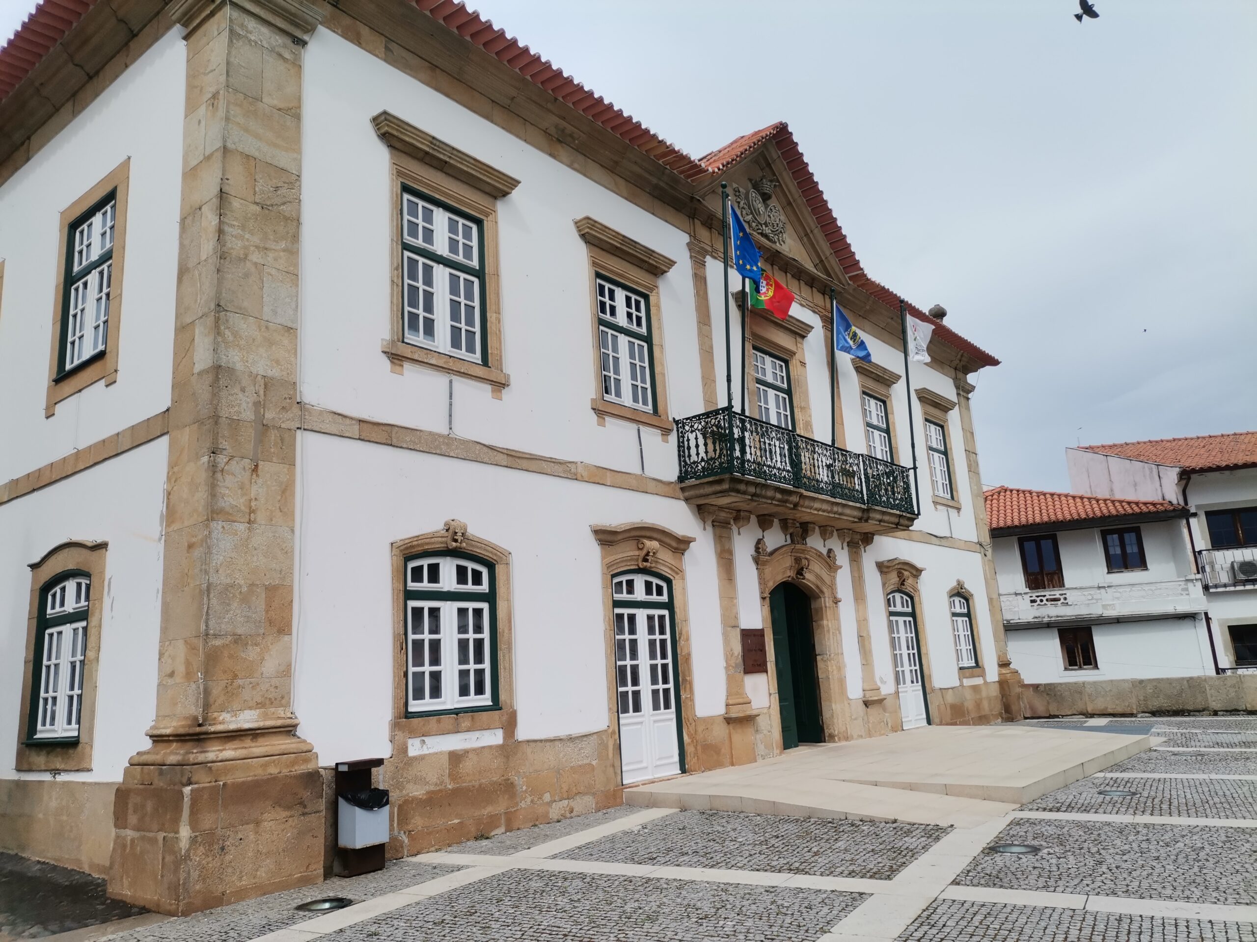 Município de Moncorvo terá feito concurso público fictício para obra que já estava feita há um ano