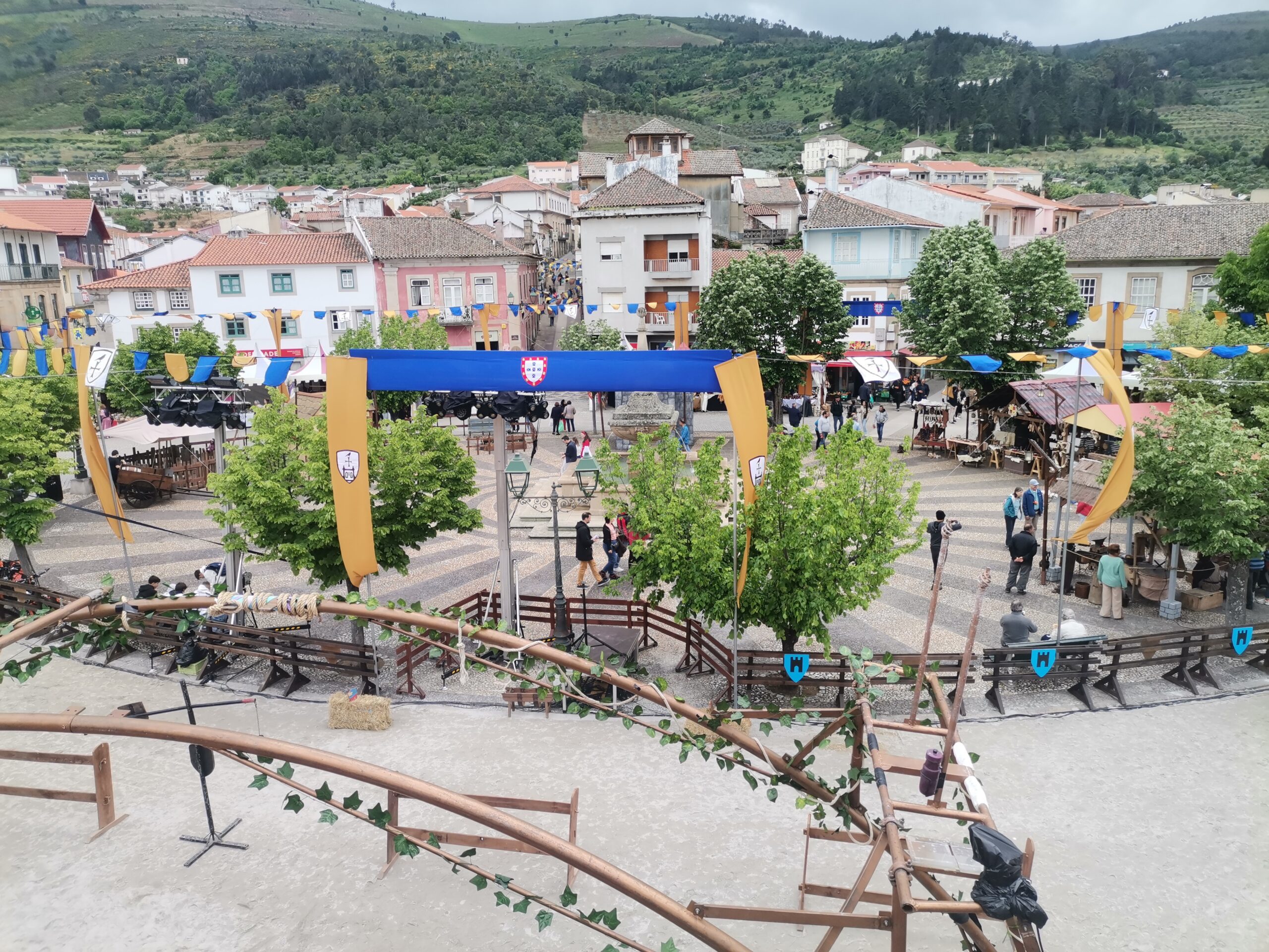 Feira Medieval de Torre de Moncorvo aconteceu este fim de semana e mesmo com chuva houve quem não quisesse faltar