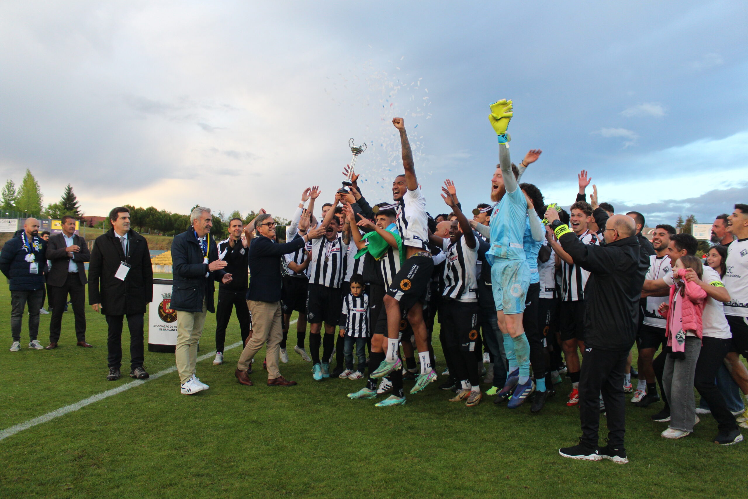Mirandela vence Rebordelo nos penáltis e leva Taça Distrital de Futebol para casa