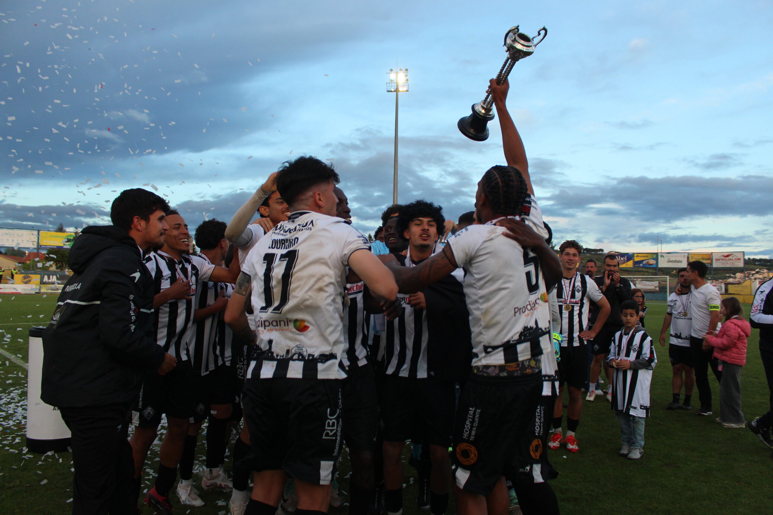 Mirandela vence Taça Distrital de Futebol e faz a dobradinha