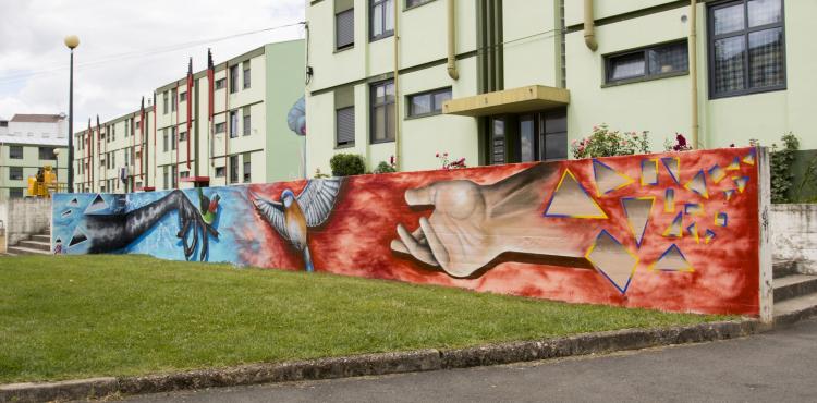 Homem detido em Bragança pela PJ por golpear outro na cabeça com um machado