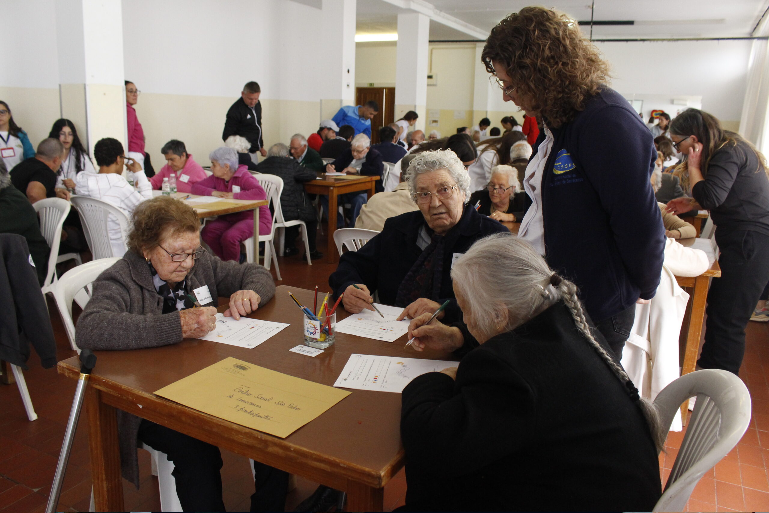 Idosos e pessoas com deficiência de 16 instituições do distrito juntas em Olimpíadas de Matemática Adaptada