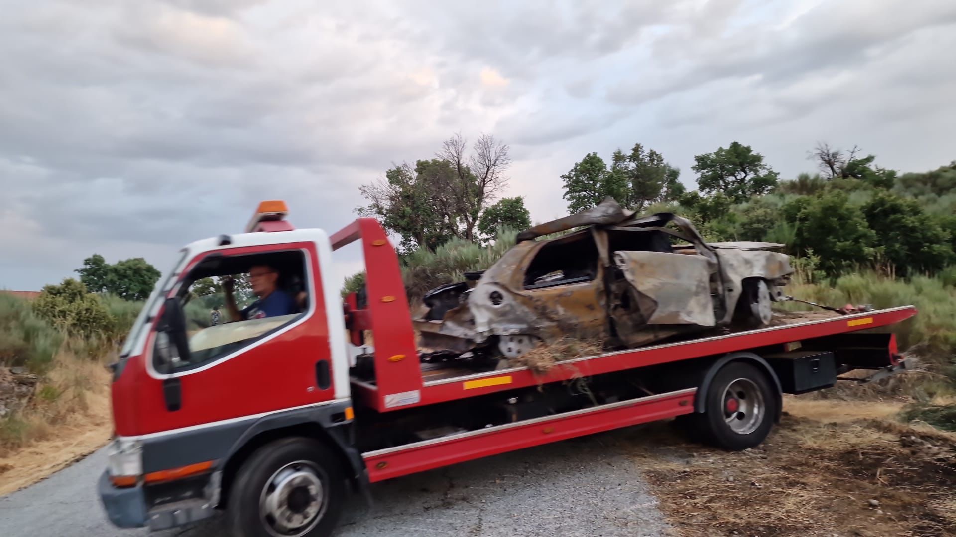 Duas pessoas encontradas carbonizadas num acidente em Torre de Moncorvo